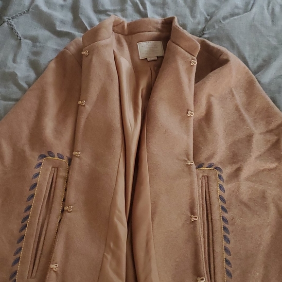 Shawl - Picture 4 of 4